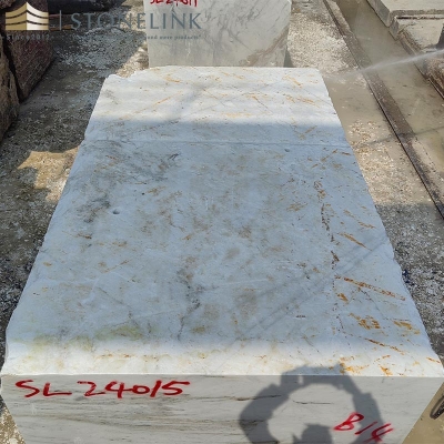 Bianco Oro marble block